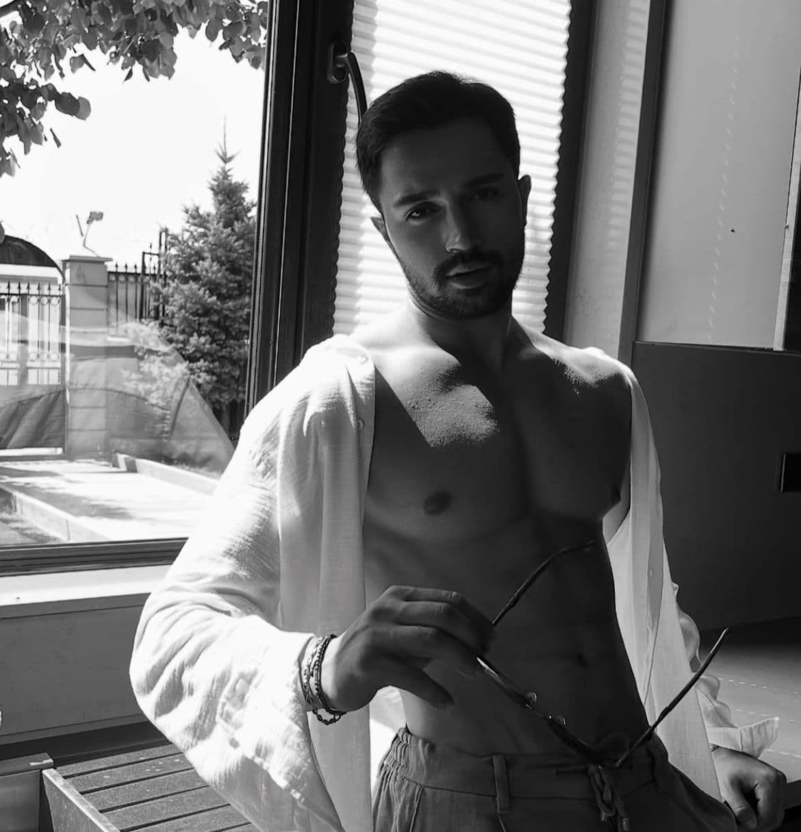 OMER, portfolio image, AG Models