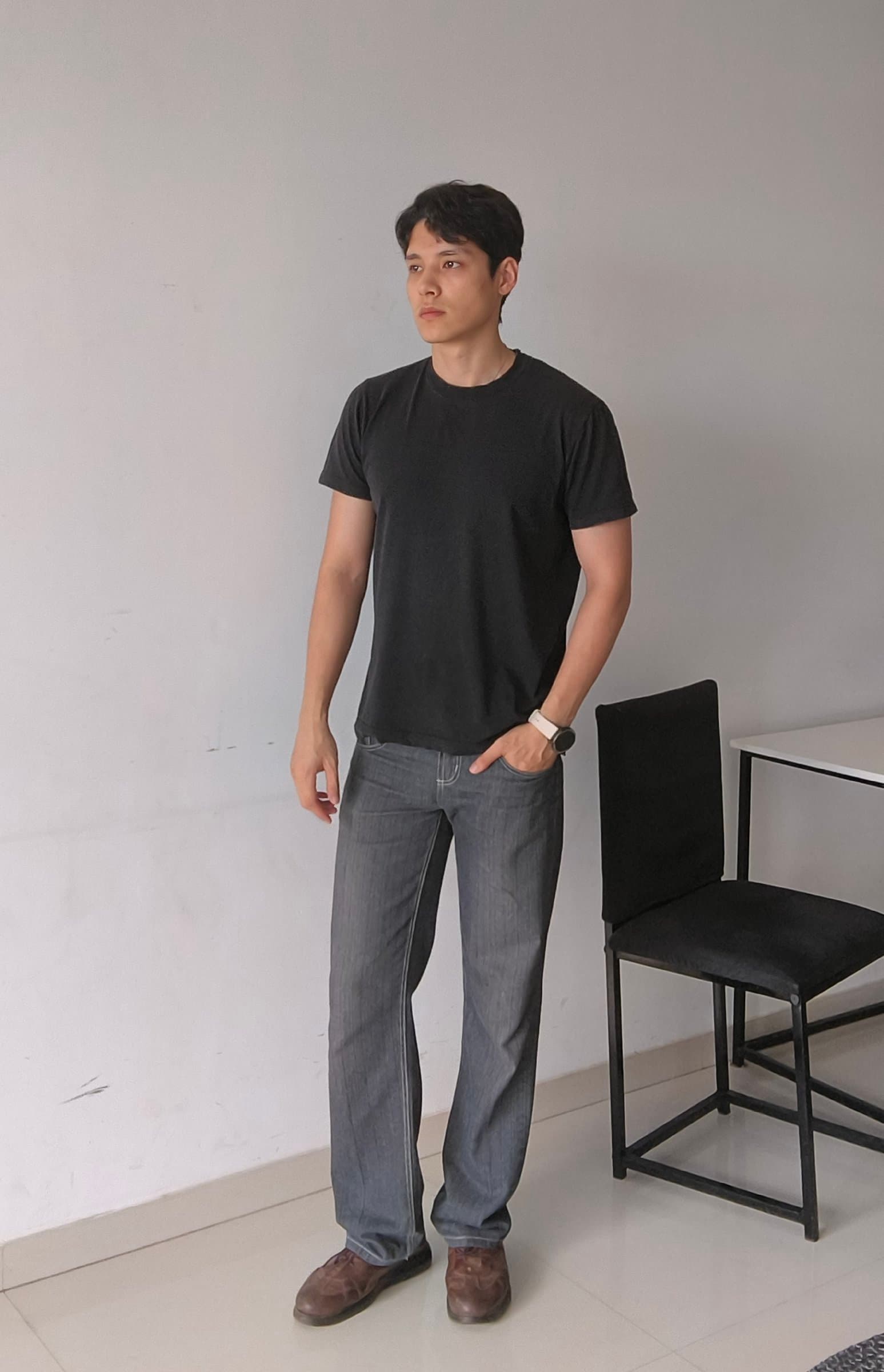 Mos, Polaroids, AG Models