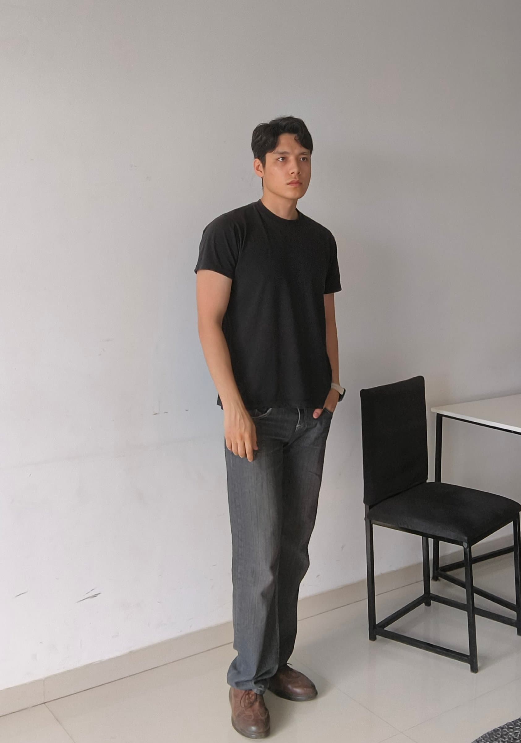 Mos, Polaroids, AG Models