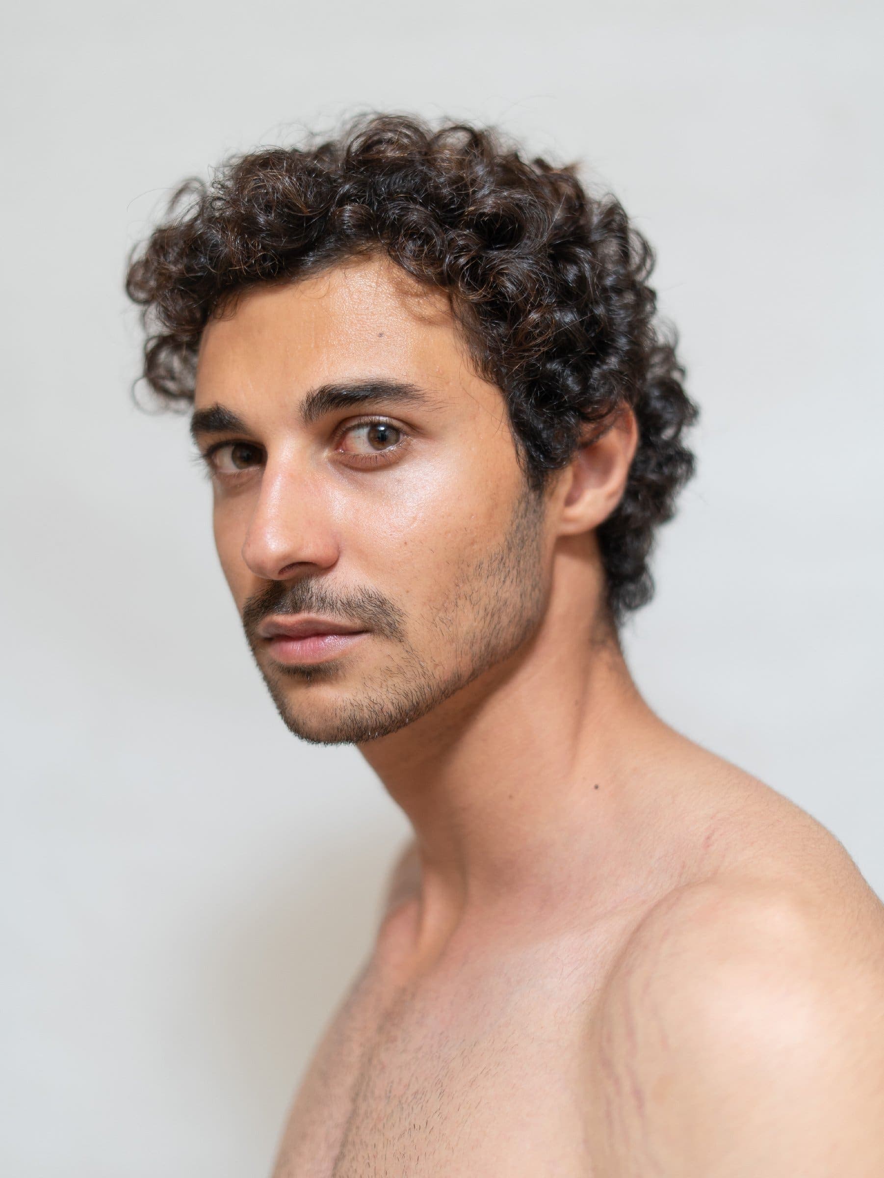 Ali, Polaroida, AG Models