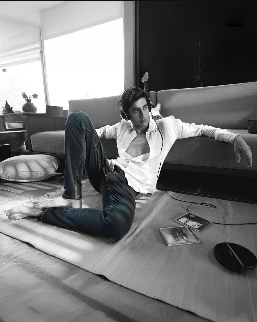 Aamer Redefines Sartorial Elegance in The Pant Project's Latest Campaign